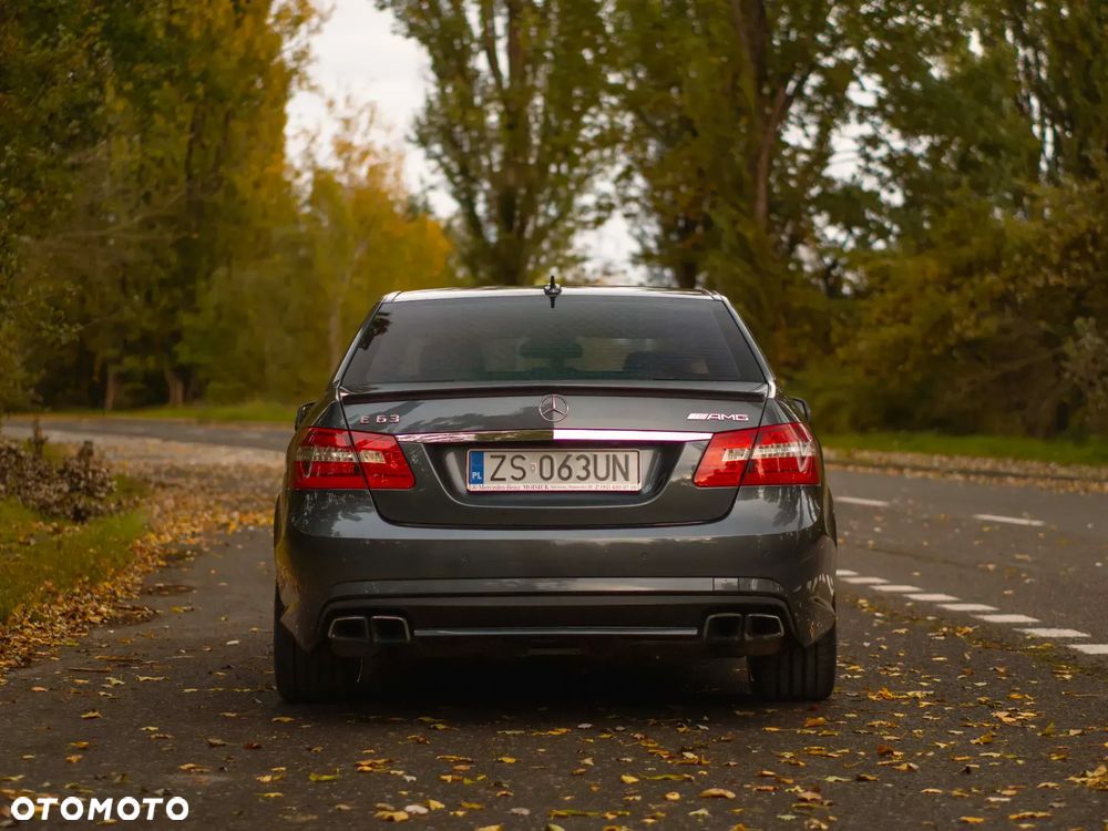 Mercedes-Benz Klasa E 63 AMG AMG Speedshift 7G-MCT - 3