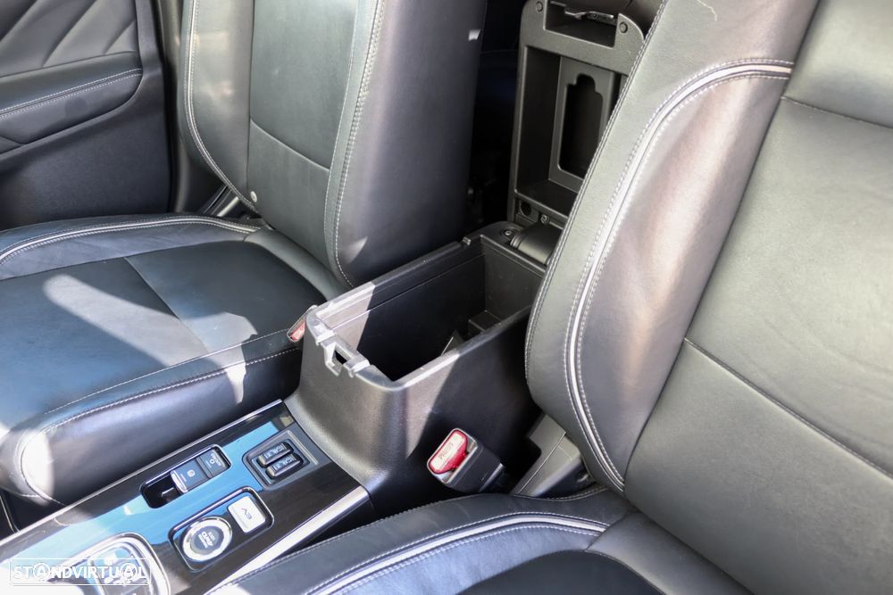 Mitsubishi Outlander - 28