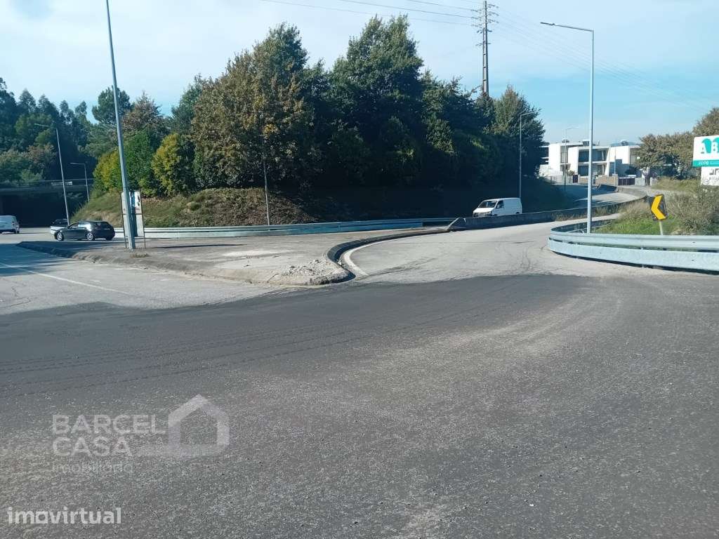 Terreno de construção em Rio Covo (Santa Eugénia) - Barcelos - Grande imagem: 3/5