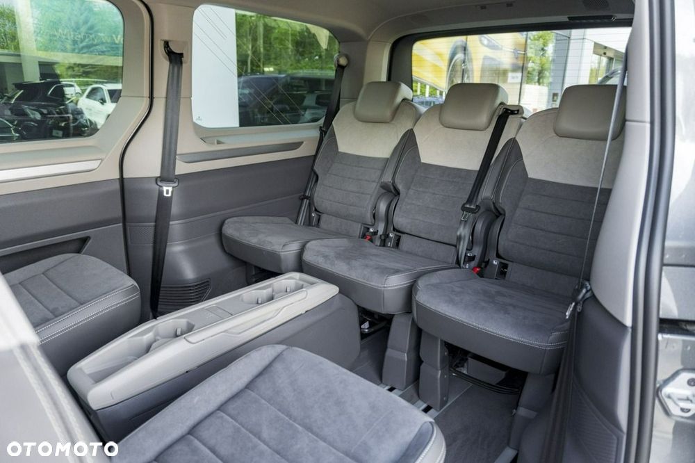 Volkswagen Multivan - 12