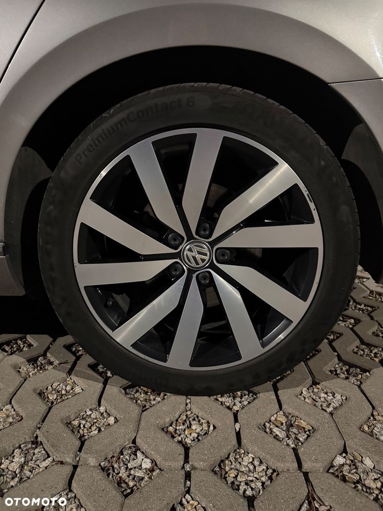 Volkswagen Passat - 16
