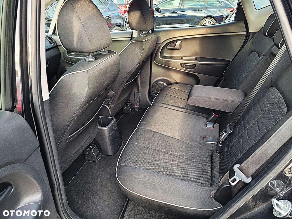 Kia Venga 1.4 CVVT Fifa World Cup Edition - 10