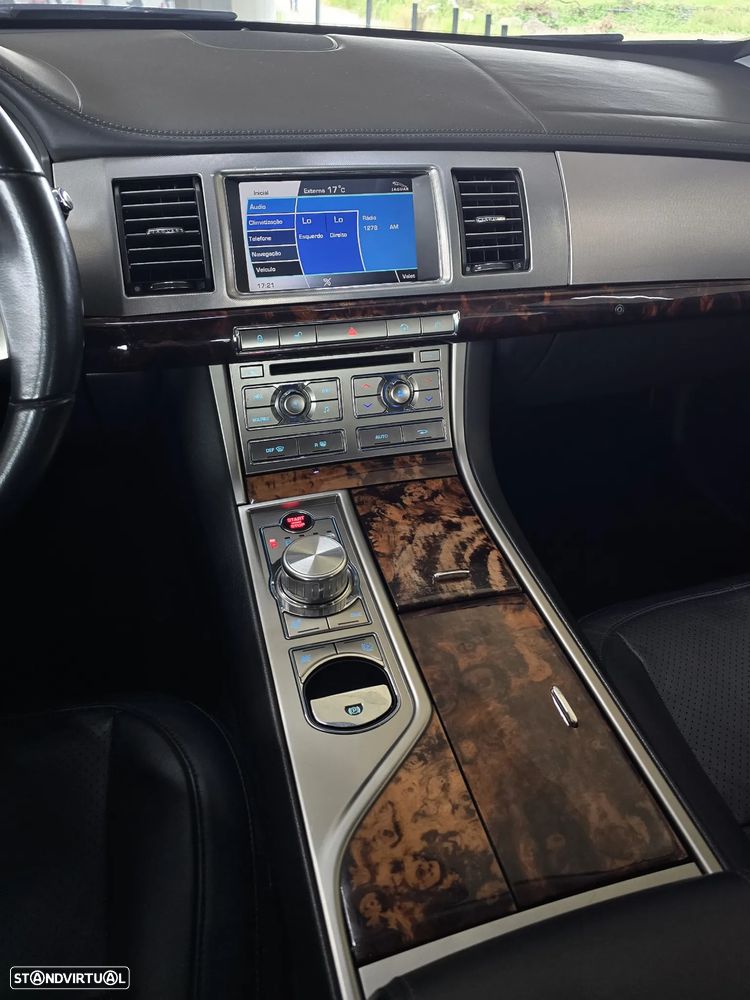 Jaguar XF 3.0 D V6 S Premium Luxury - 16
