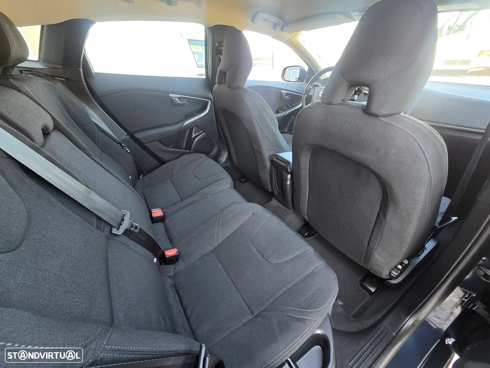 Volvo V40 D2 Powershift Momentum - 17