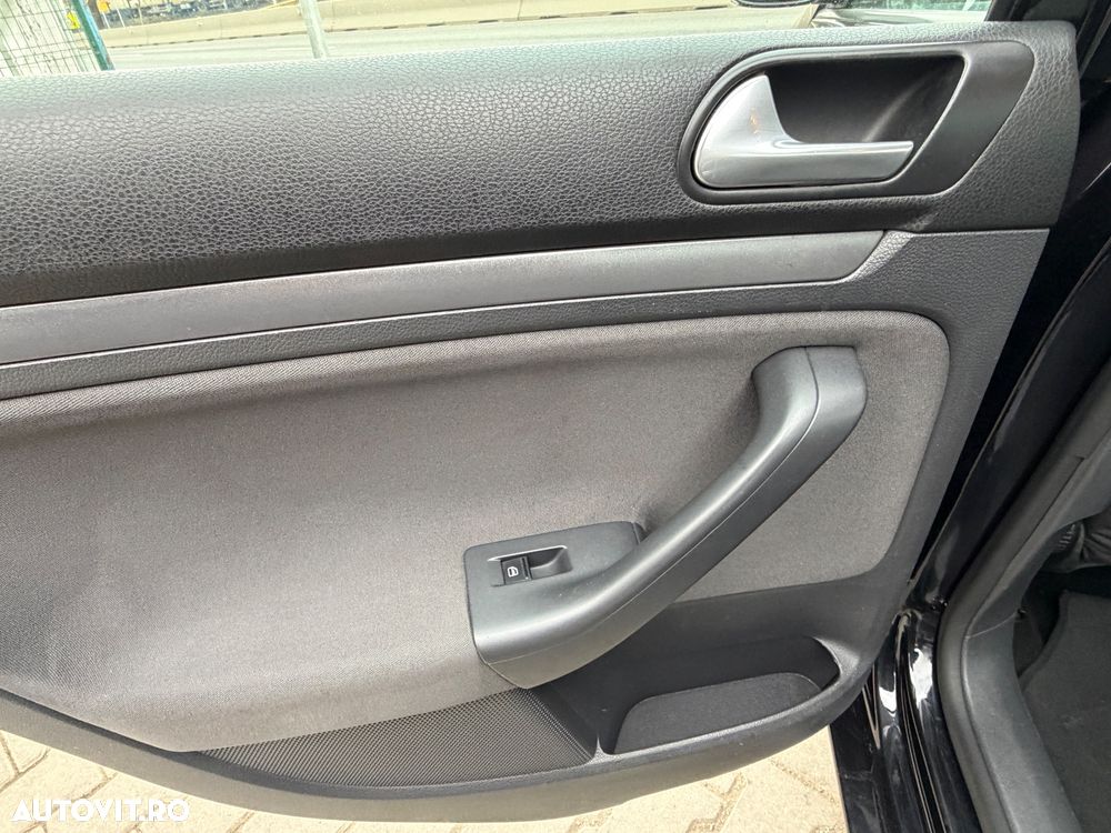 Volkswagen Jetta 1.9 TDI DPF United - 25