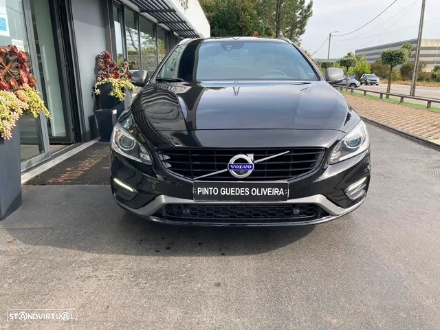 Volvo V60 2.4 D6 R-Design AWD Phev - 2