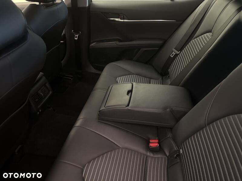 Toyota Camry 2.5 Hybrid Prestige CVT - 22
