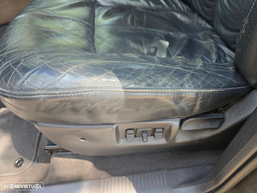 Jeep Grand Cherokee 3.1 TD Laredo - 36