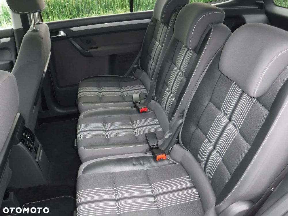 Volkswagen Touran 1.4 TSI MATCH - 19
