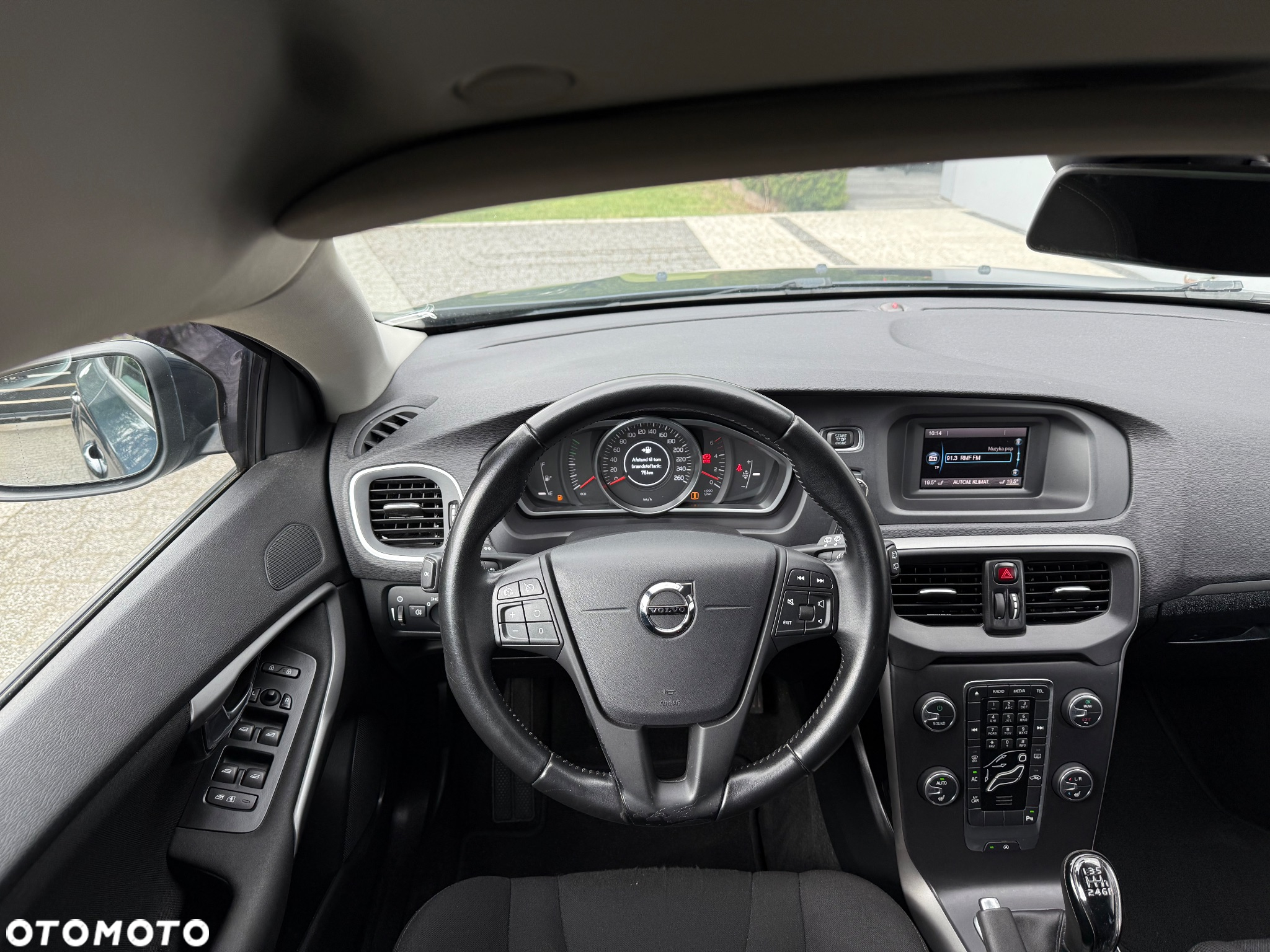 Volvo V40 D2 Drive-E Momentum - 9