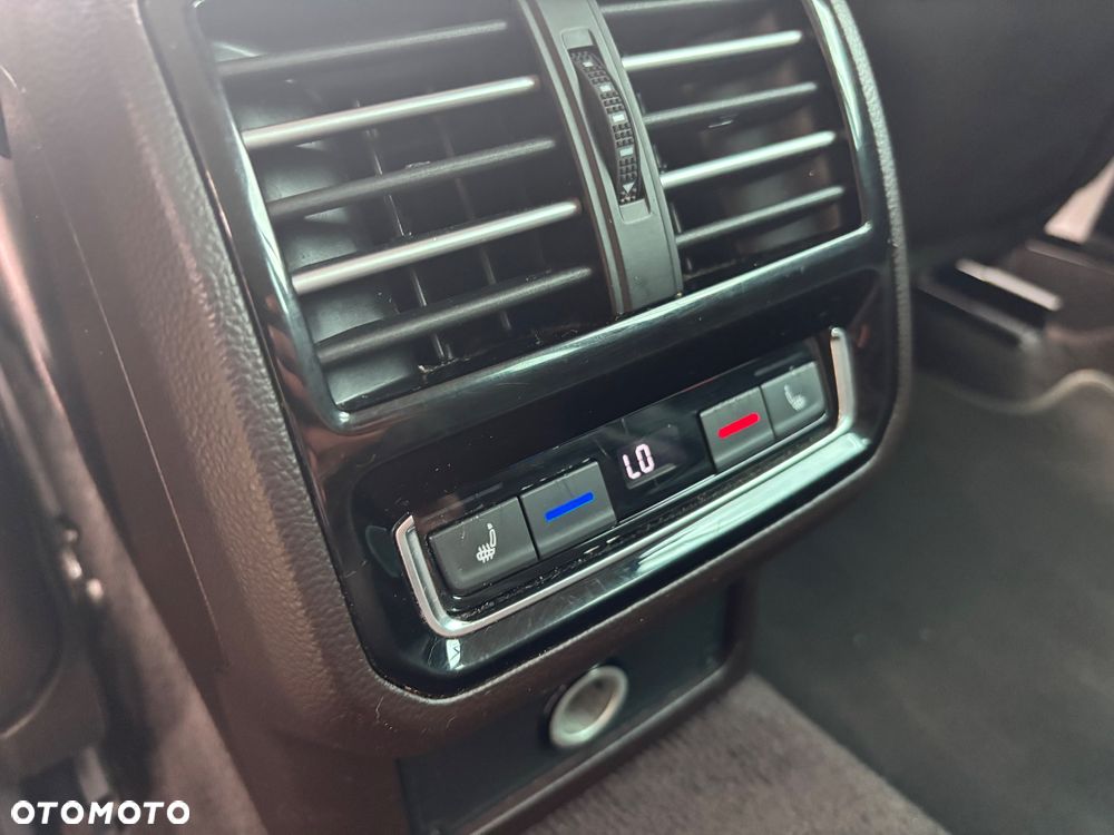 Volkswagen Passat 2.0 TDI (BlueMotion Technology) Highline - 17