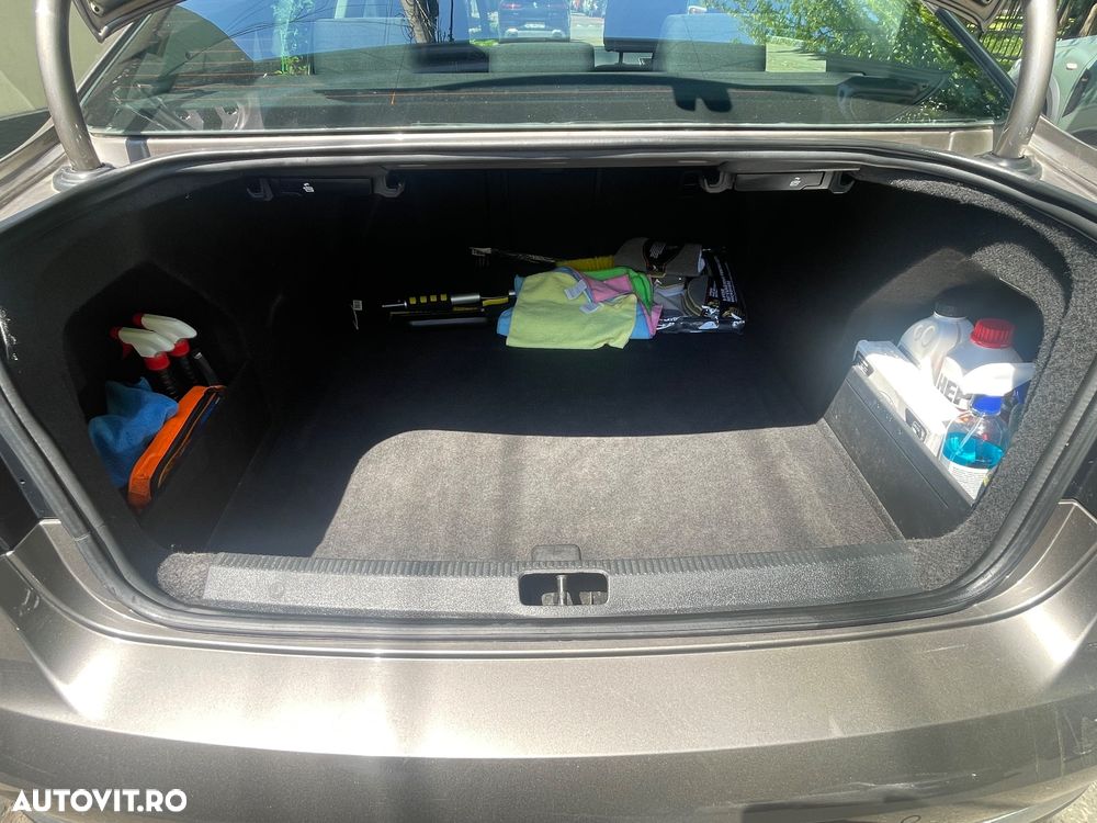 Volkswagen Passat 2.0TDI Comfortline DPF DSG - 15