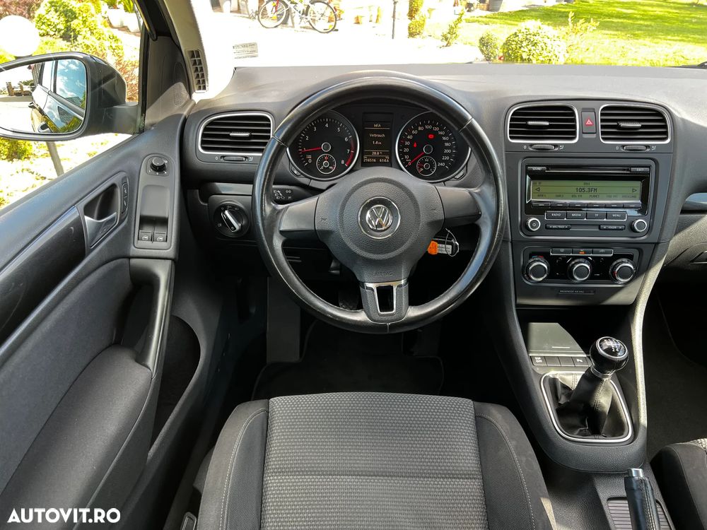 Volkswagen Golf 1.6 Comfortline - 25