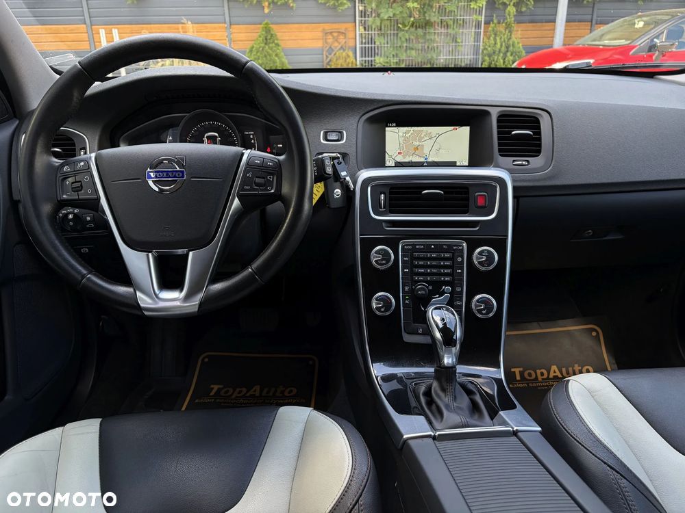 Volvo V60 Cross Country T5 Geartronic Summum - 32