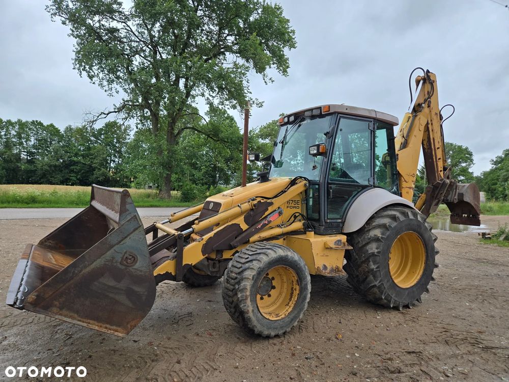 Ford New Holland 675-E Koparko ładowarka 4x4 - 2