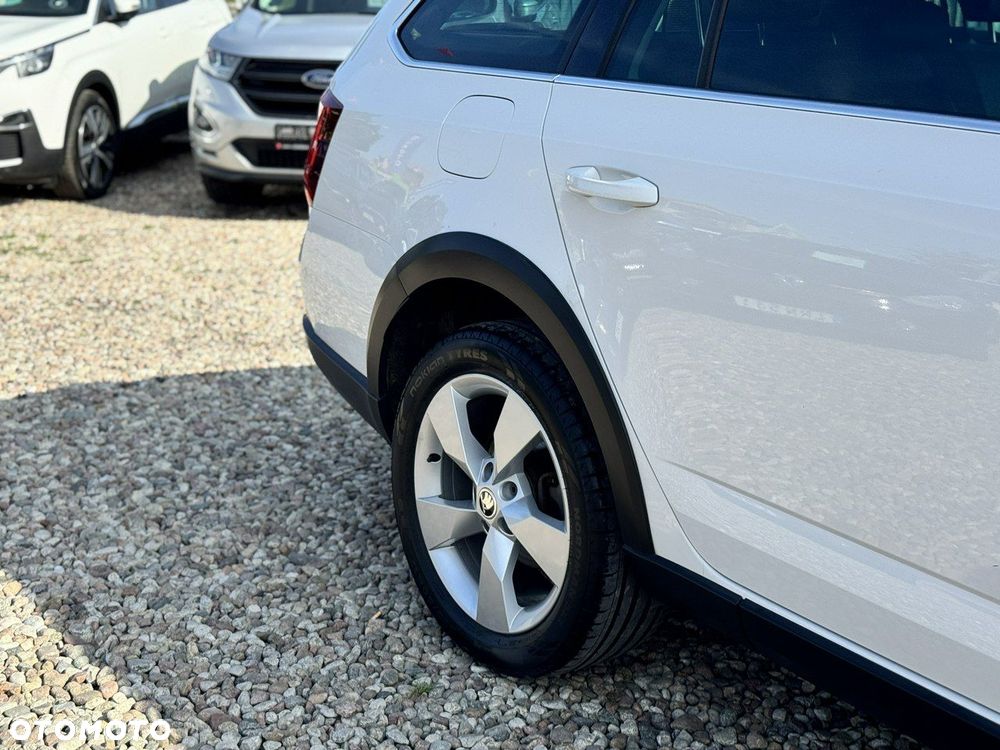 Skoda Octavia Combi 2.0 TDI 4x4 DSG Scout - 12