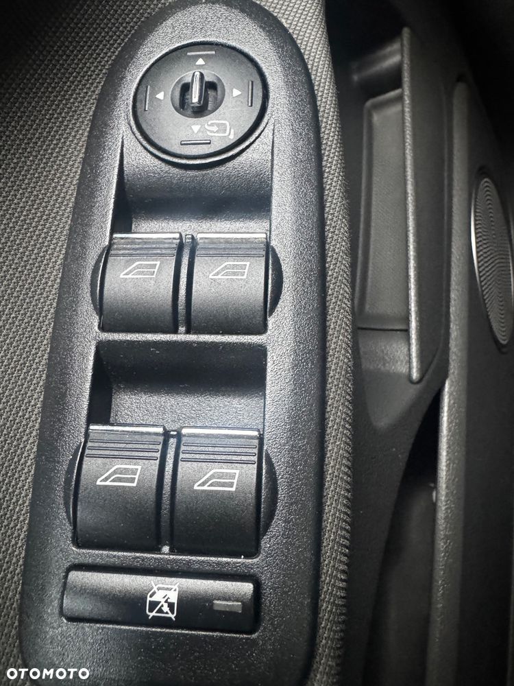 Ford Kuga - 10