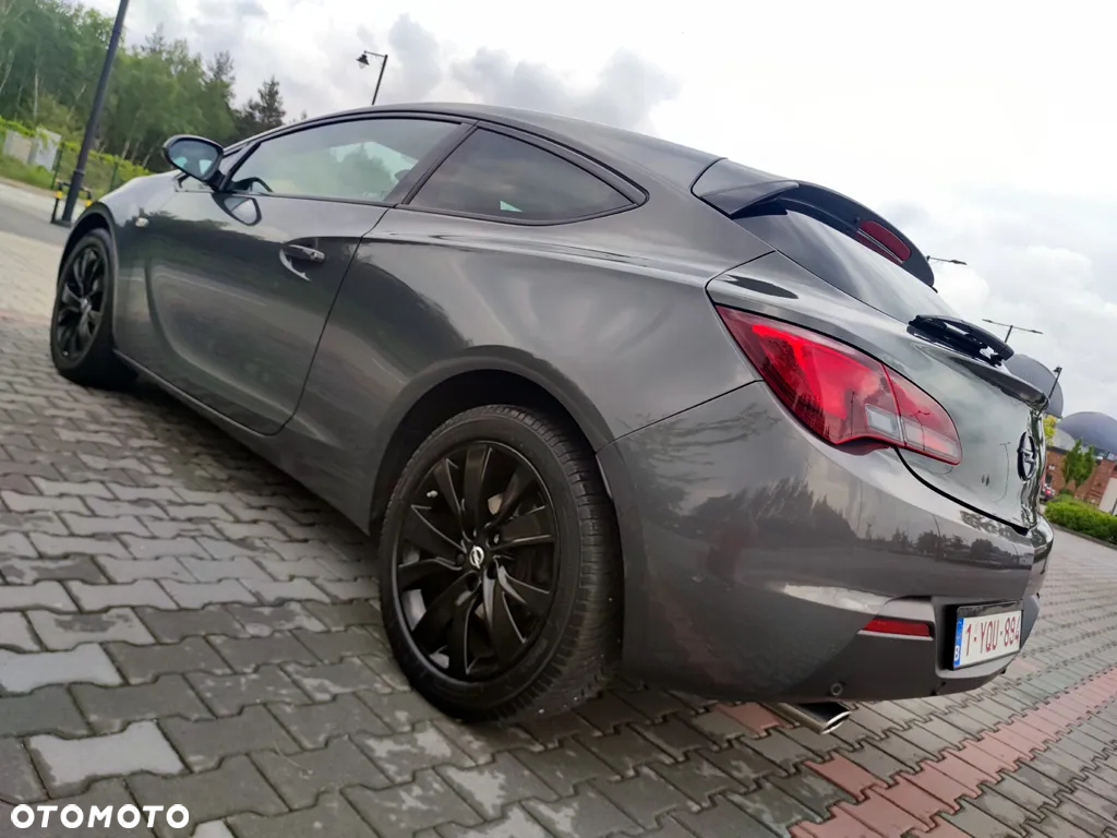 Opel Astra IV GTC 1.4 T Sport - 13