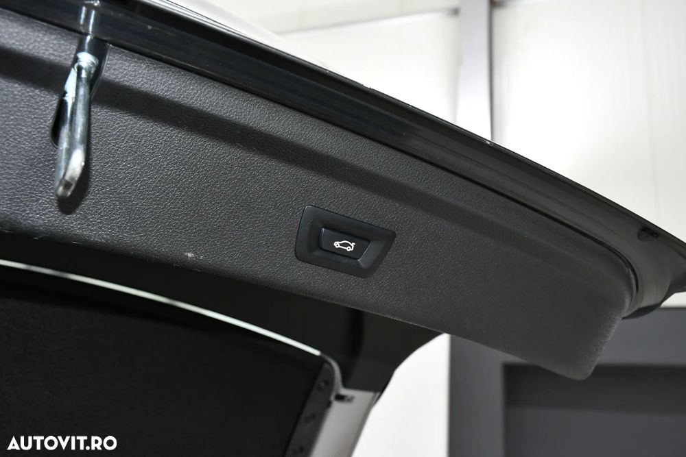 BMW Seria 3 318d Aut. - 29