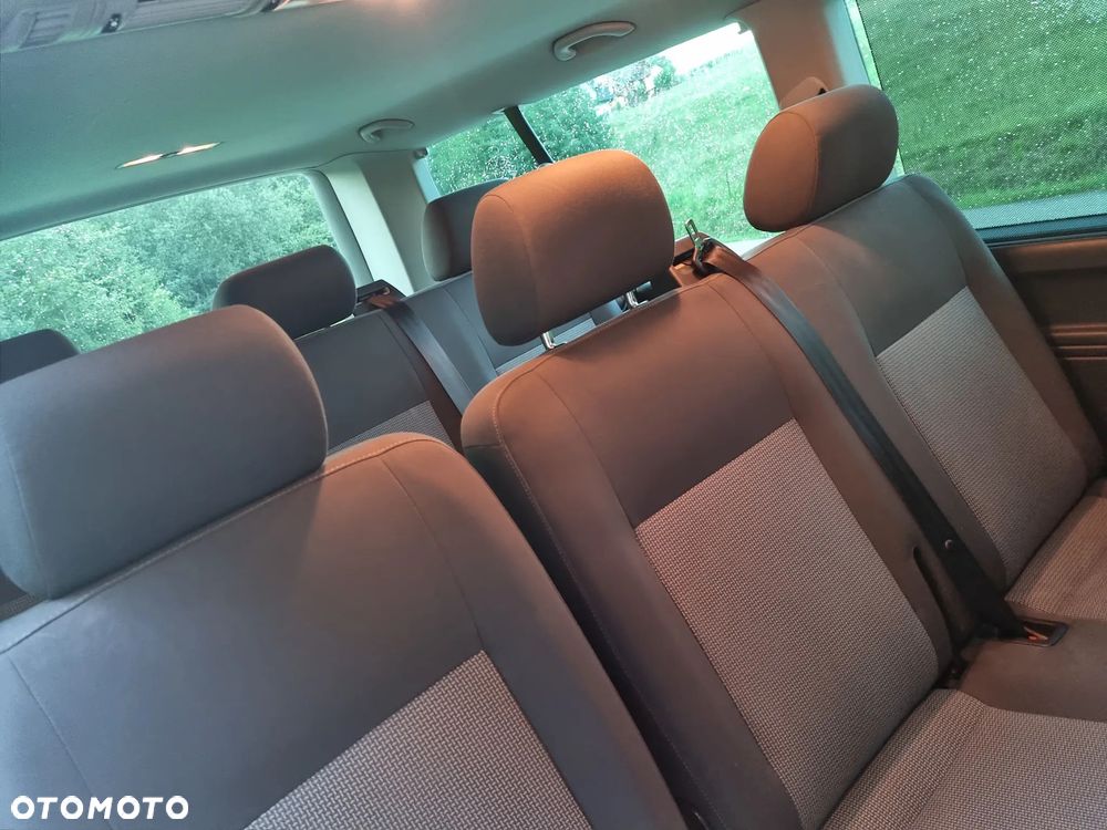 Volkswagen Caravelle - 10