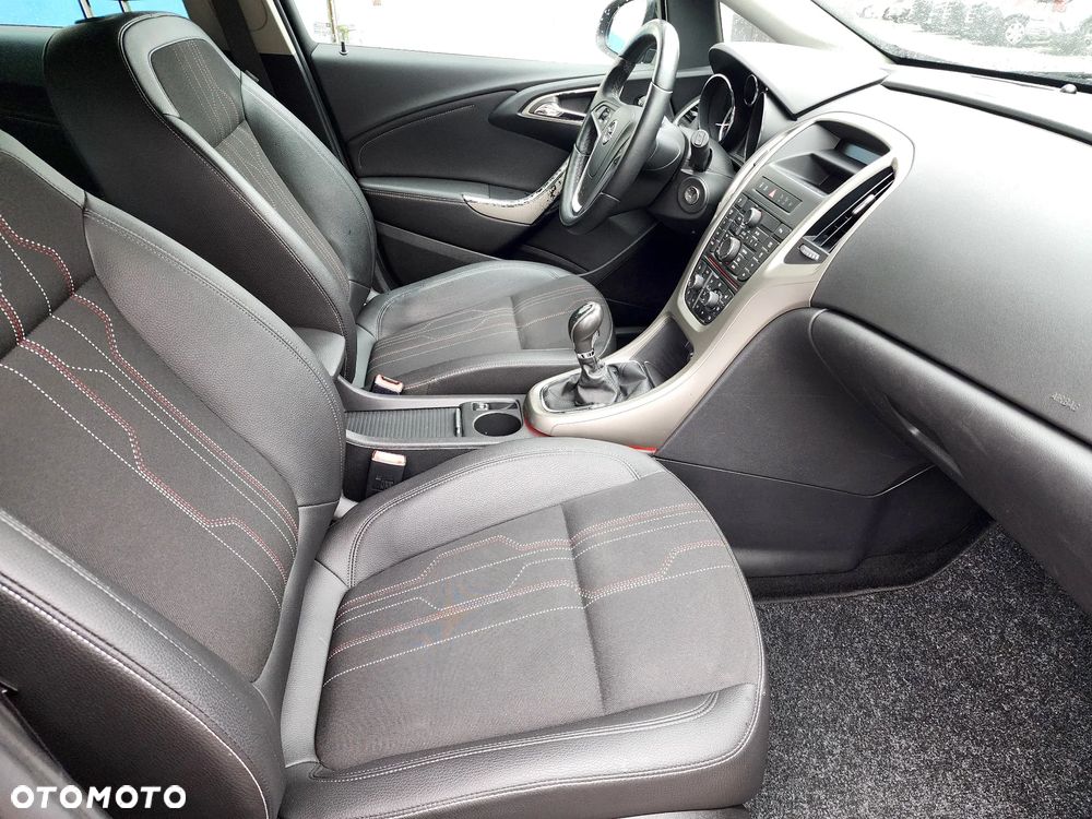 Opel Astra 1.4 Turbo 150 Jahre - 22