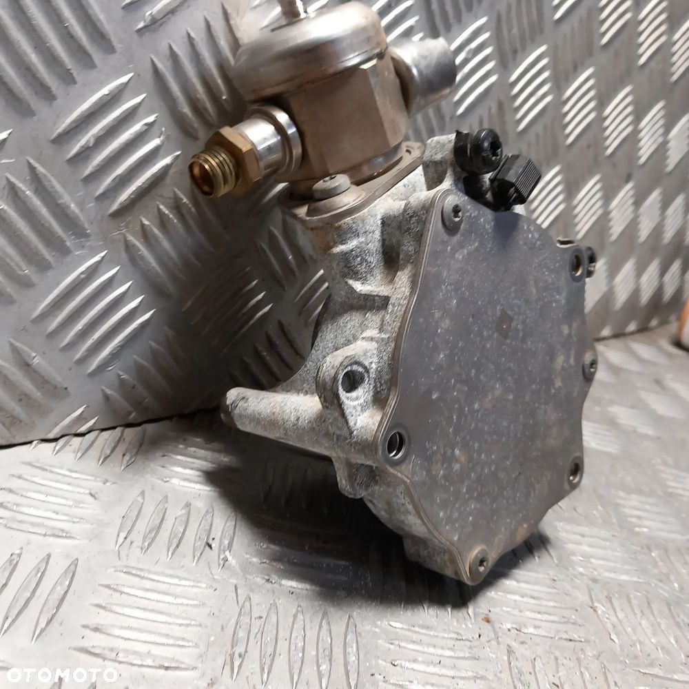 AUDI A4 B9 POMPA VACUM KOMPLETNA 2.0 TFSI 06K145100P 06K127028B - 4