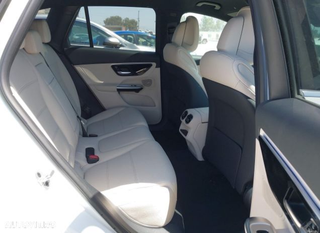 Mercedes-Benz GLC 300 4Matic 9G-TRONIC Avantgarde Advanced - 8