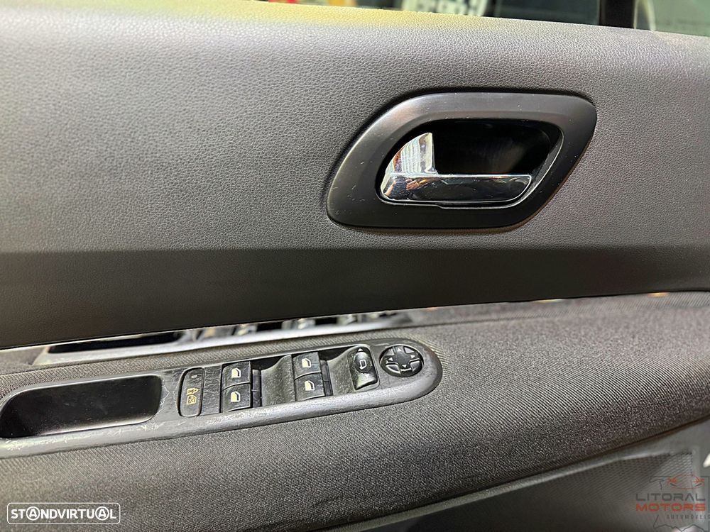 Peugeot 5008 1.6 HDi 7L SE Style - 17