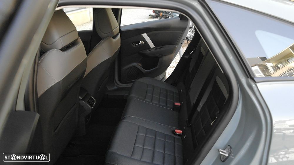 Citroën C4 1.2 Hybrid Plus e-DSC6 - 19