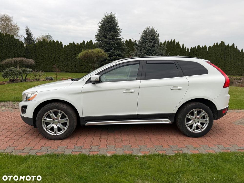 Volvo XC 60 D5 AWD Momentum - 8