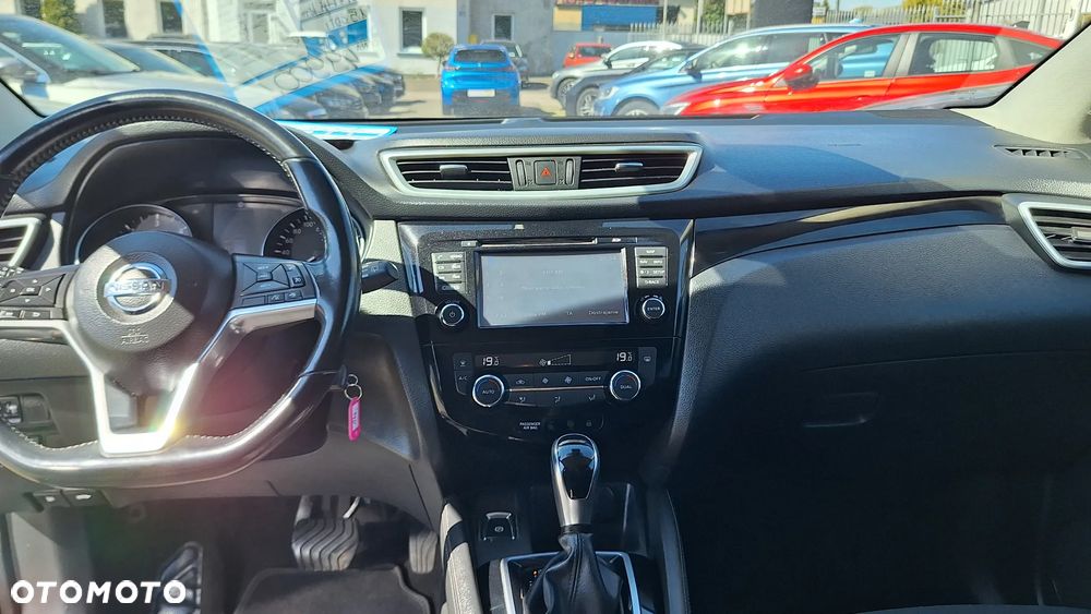Nissan Qashqai 1.6 DCi N-Connecta Xtronic - 9