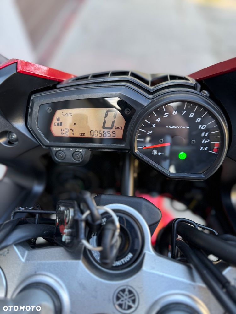 Yamaha FZ - 11