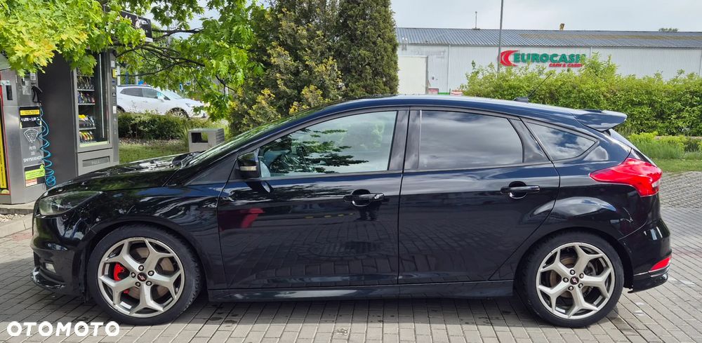 Ford Focus 2.0 EcoBoost ST mit Leder-Sport-Paket - 19