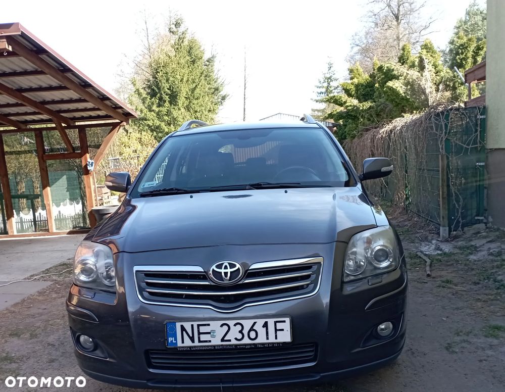 Toyota Avensis 2.2 D-4D Prestige - 1