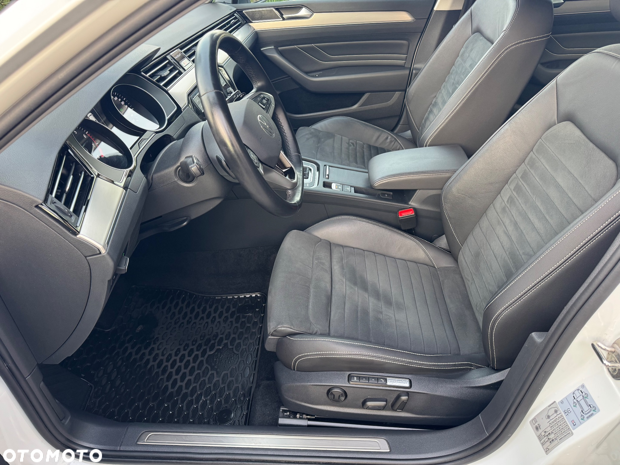Volkswagen Passat 2.0 TSI Elegance DSG - 17