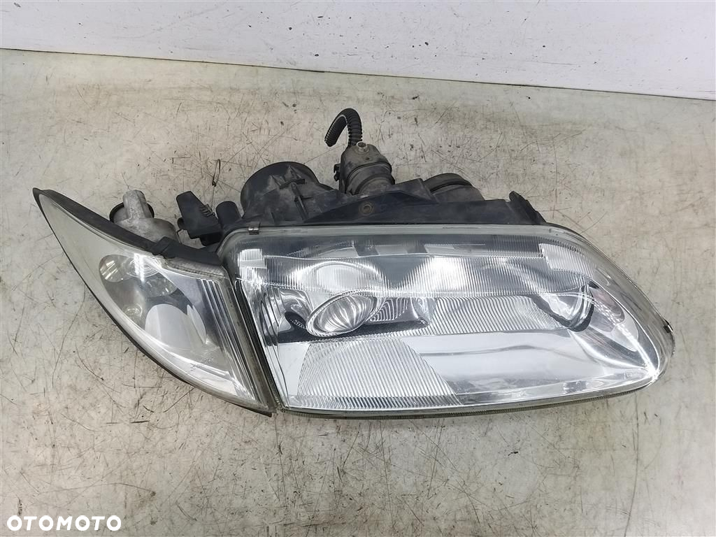 Reflektor lampa przód prawa Renault Espace III 1997-2003 XENON VALEO - 2
