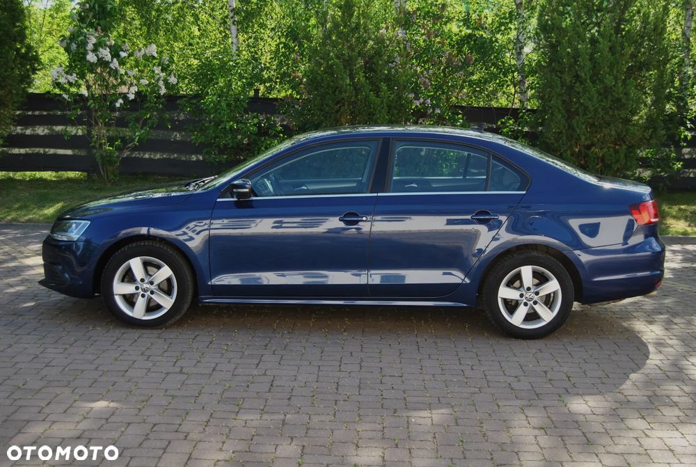 Volkswagen Jetta 2.0 TDI Match - 16