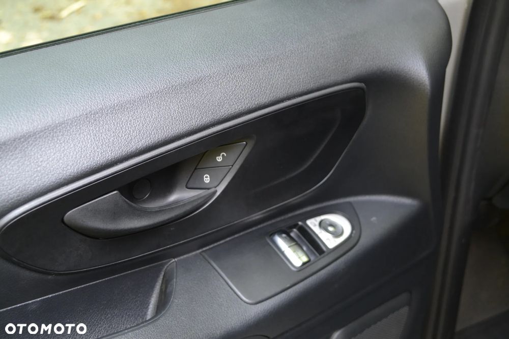 Mercedes-Benz VITO - 12