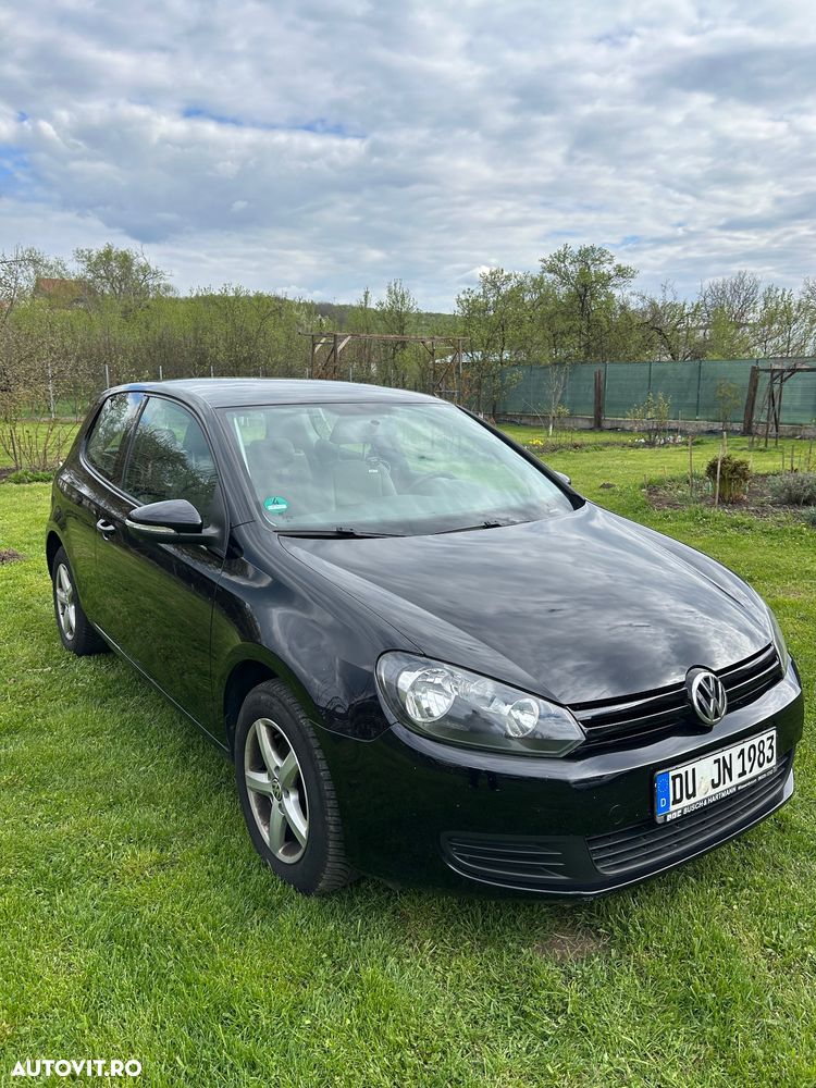 Volkswagen Golf - 1