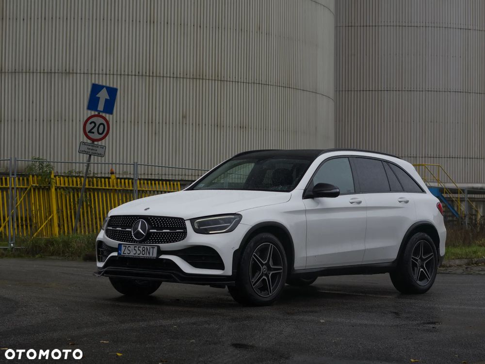 Mercedes-Benz GLC 200 4Matic 9G-TRONIC AMG Line - 1