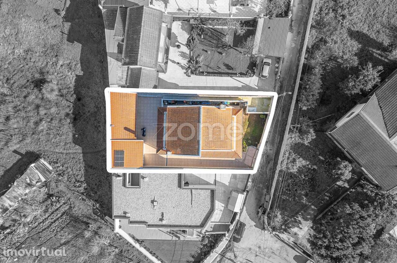 Moradia T4 com 450 m² de terreno próximo à praia de Canidelo - Grande imagem: 2/42