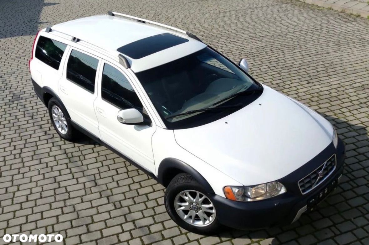 Volvo XC 70 AWD Momentum - 1