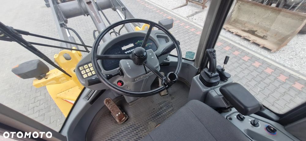 Volvo L32/ Maszyna sprowadzona - 9
