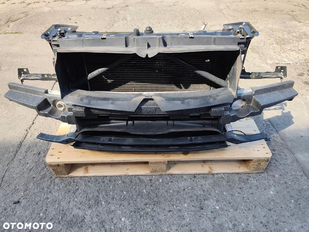 MERCEDES W176 PAS PRZEDNI CHŁODNICE KOMPLET CDI MANUAL - 2