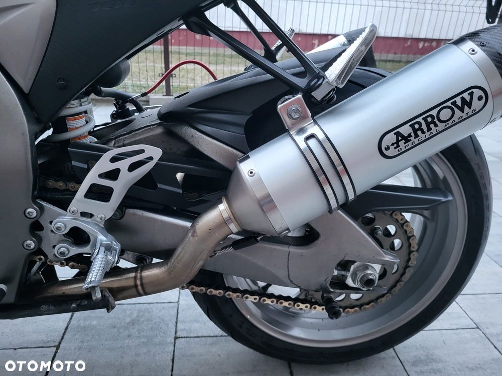 Suzuki GSX 1000 - 11