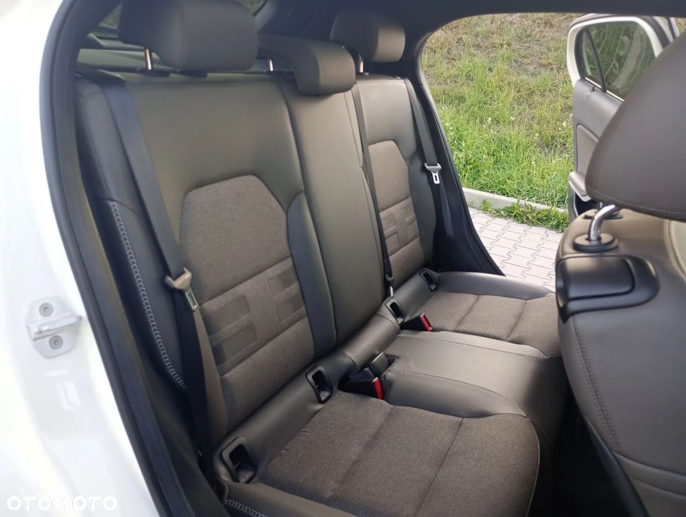 Mercedes-Benz GLA 200 UrbanStyle Edition - 13