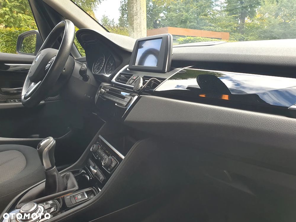 BMW Seria 2 ver-218d-advantage - 29
