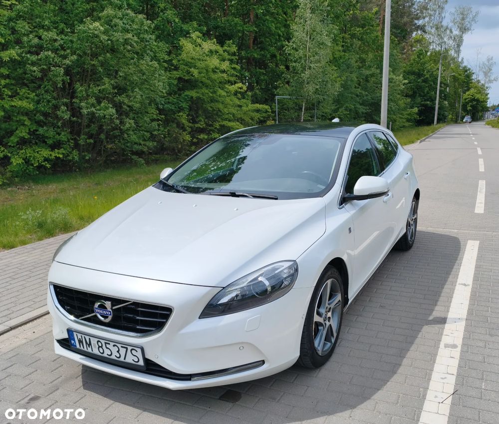 Volvo V40 D4 Drive-E Ocean Race - 1