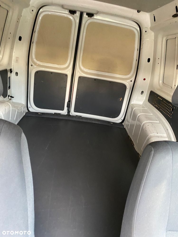Volkswagen Caddy - 8