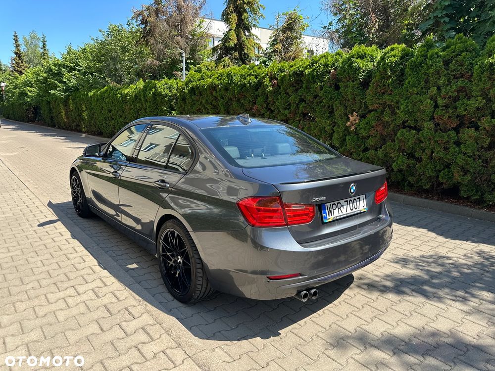 BMW Seria 3 328i Sport Line - 7